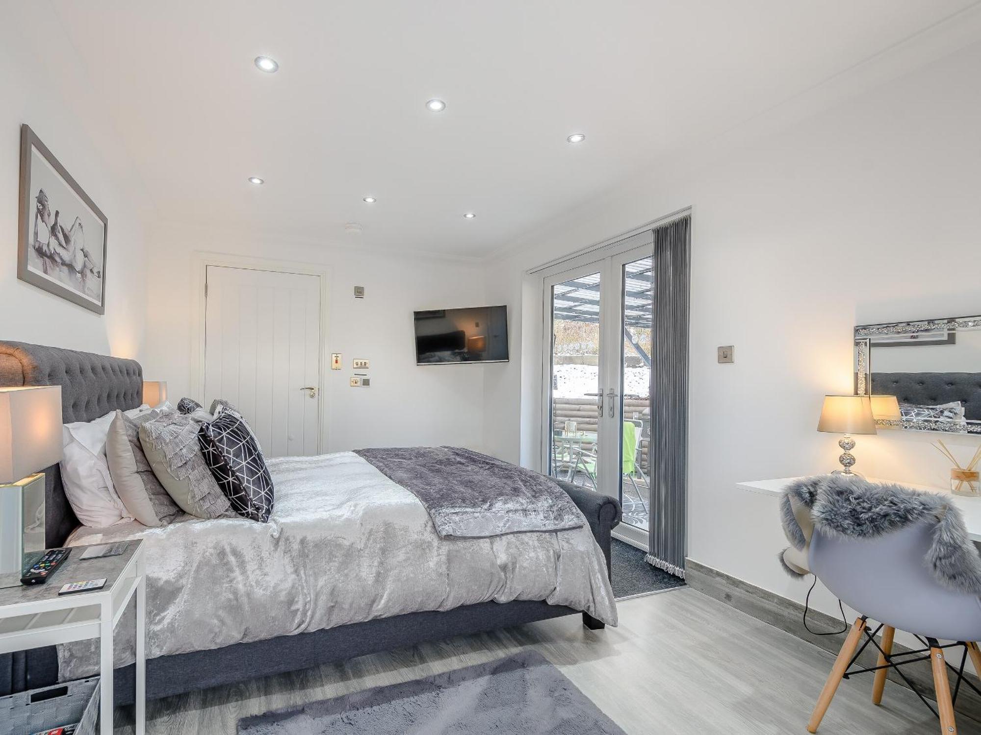 Craigpark Lodge Caldercruix ภายนอก รูปภาพ