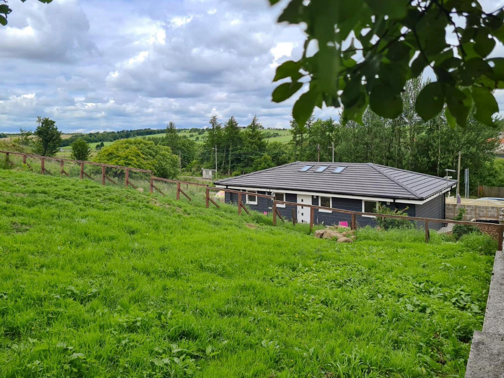 Craigpark Lodge Caldercruix ภายนอก รูปภาพ