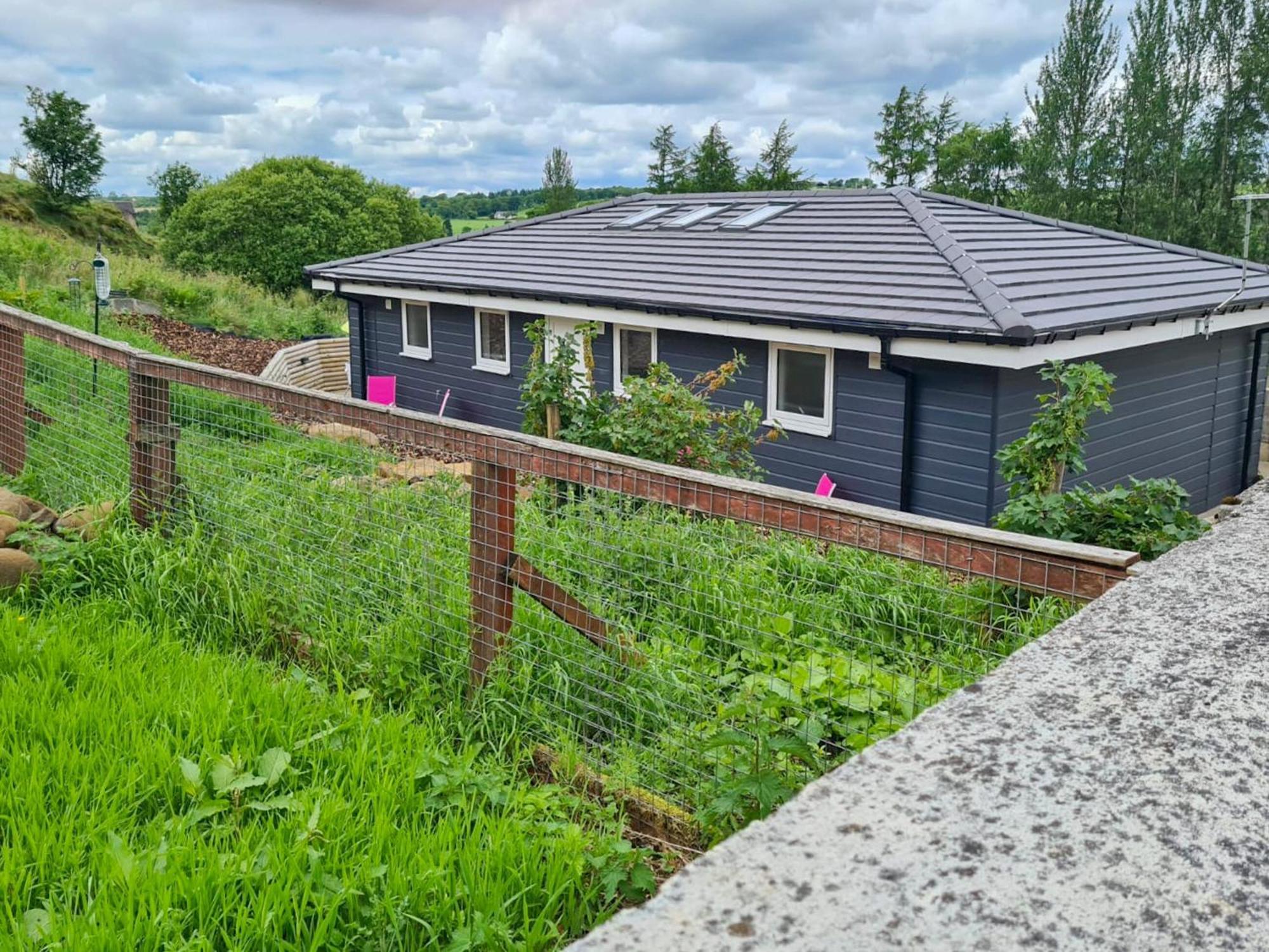 Craigpark Lodge Caldercruix ภายนอก รูปภาพ